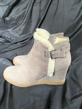 Unisa Taupe Suede Wedge Ankle Boots with Cream Faux-Fur Trim Size: 7.5-M